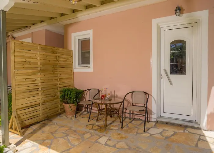 Nina's & Mara's * Ligia