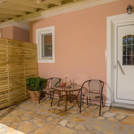 Nina's & Mara's * Lygia (Lefkada)